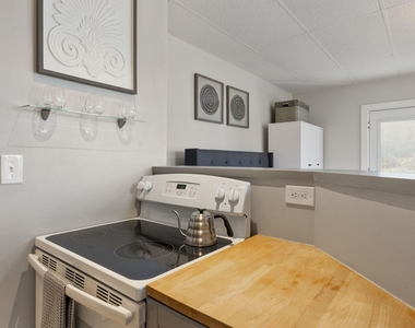 792 Grove - Photo Thumbnail 11