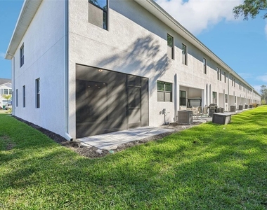 3017 Juniper Way - Photo Thumbnail 3