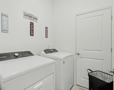 3017 Juniper Way - Photo Thumbnail 4