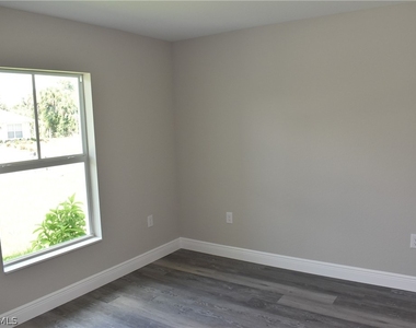 20217 Renwick Avenue - Photo Thumbnail 22