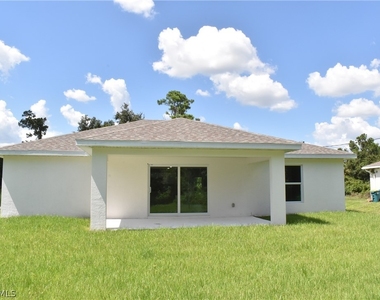 20217 Renwick Avenue - Photo Thumbnail 13