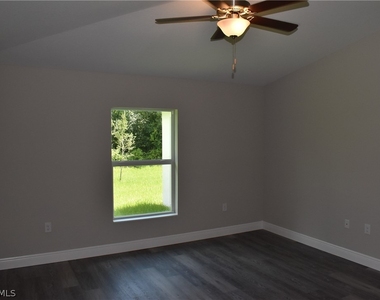 20217 Renwick Avenue - Photo Thumbnail 18