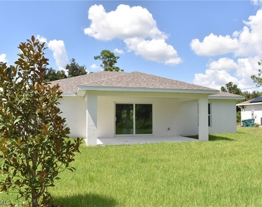 20217 Renwick Avenue - Photo Thumbnail 12