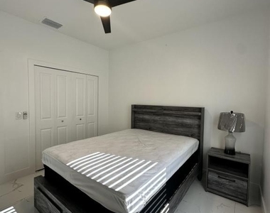 325 Paulcrest Avenue - Photo Thumbnail 8