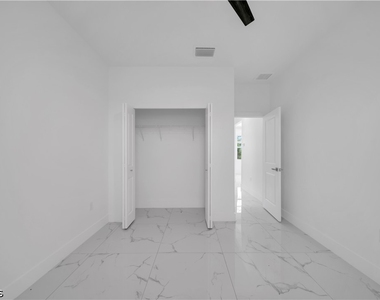 325 Paulcrest Avenue - Photo Thumbnail 32