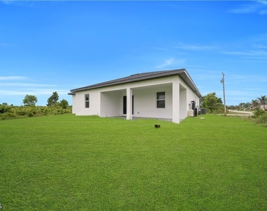 325 Paulcrest Avenue - Photo Thumbnail 7