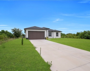 325 Paulcrest Avenue - Photo Thumbnail 3