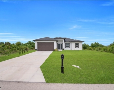 325 Paulcrest Avenue - Photo Thumbnail 1