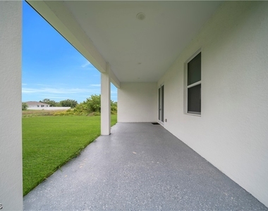 325 Paulcrest Avenue - Photo Thumbnail 8