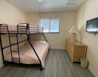 130 Se 44th Street - Photo Thumbnail 14