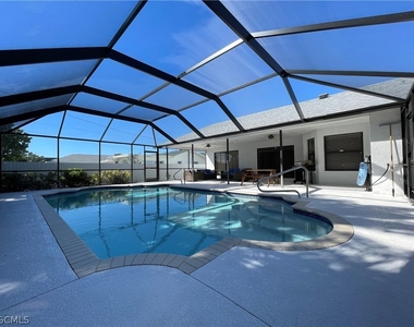 130 Se 44th Street - Photo Thumbnail 1
