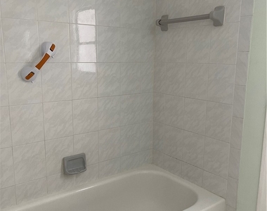 130 Se 44th Street - Photo Thumbnail 18