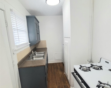 4414 Woodside Street - Photo Thumbnail 7