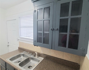 4414 Woodside Street - Photo Thumbnail 6