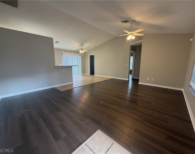 4807 5th Street W - Photo Thumbnail 1