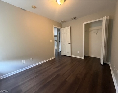 4807 5th Street W - Photo Thumbnail 12