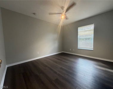 4807 5th Street W - Photo Thumbnail 8