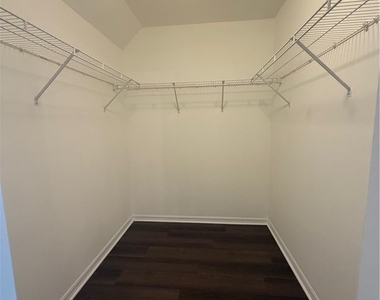 4807 5th Street W - Photo Thumbnail 6