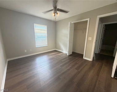 4807 5th Street W - Photo Thumbnail 9