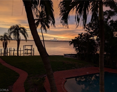 2878 Valencia Way - Photo Thumbnail 32