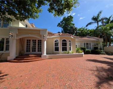 2878 Valencia Way - Photo Thumbnail 3