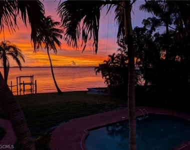 2878 Valencia Way - Photo Thumbnail 33