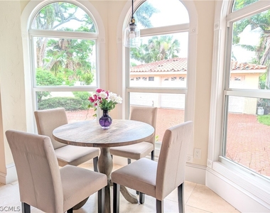 2878 Valencia Way - Photo Thumbnail 9