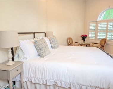 2878 Valencia Way - Photo Thumbnail 19