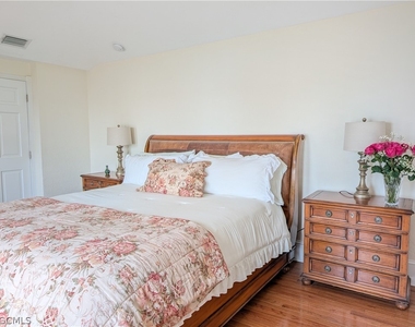 2878 Valencia Way - Photo Thumbnail 26