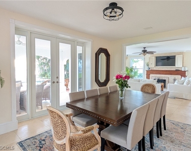 2878 Valencia Way - Photo Thumbnail 10