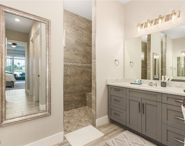 1704 Sw 17th Avenue - Photo Thumbnail 6