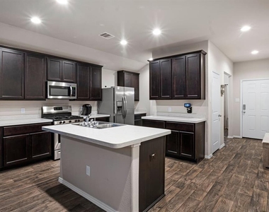 518 Poppy Field Court - Photo Thumbnail 8