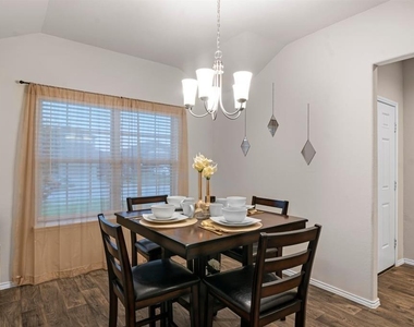 518 Poppy Field Court - Photo Thumbnail 5