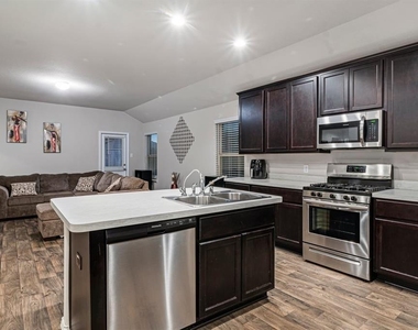 518 Poppy Field Court - Photo Thumbnail 14