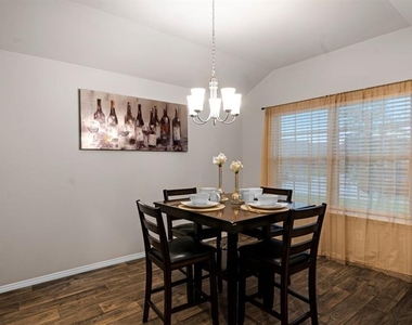 518 Poppy Field Court - Photo Thumbnail 4