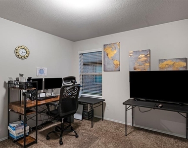 518 Poppy Field Court - Photo Thumbnail 19