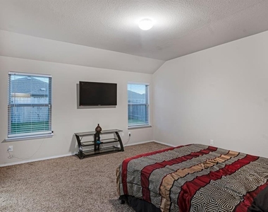 518 Poppy Field Court - Photo Thumbnail 15