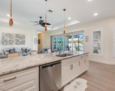 730 95th Avenue N - Photo Thumbnail 10