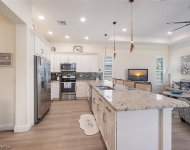 730 95th Avenue N - Photo Thumbnail 7