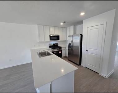 3156 Sunset Glory Drive - Photo Thumbnail 3