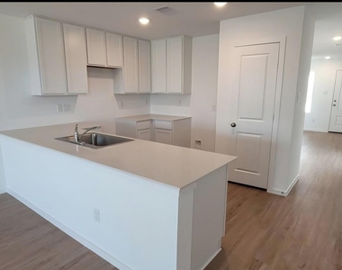 3156 Sunset Glory Drive - Photo Thumbnail 4