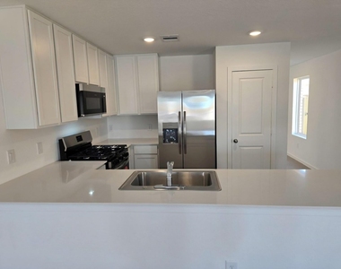 3156 Sunset Glory Drive - Photo Thumbnail 5
