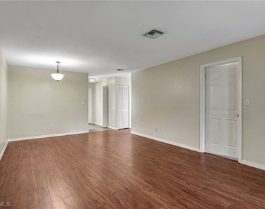706 111th Avenue N - Photo Thumbnail 3