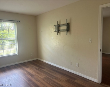 706 111th Avenue N - Photo Thumbnail 8