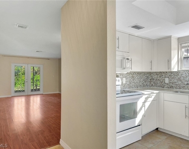 706 111th Avenue N - Photo Thumbnail 1