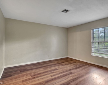 706 111th Avenue N - Photo Thumbnail 7