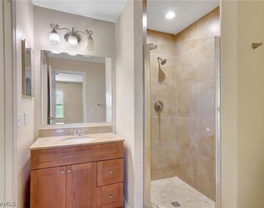 706 111th Avenue N - Photo Thumbnail 4