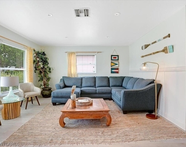 856 98th Avenue N - Photo Thumbnail 4