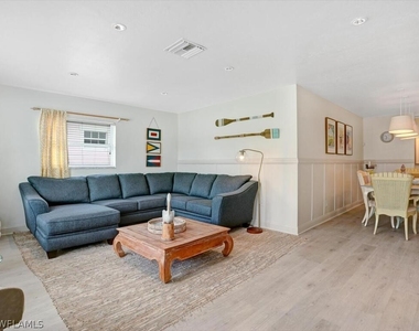 856 98th Avenue N - Photo Thumbnail 5