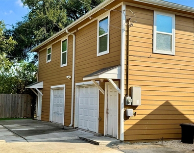 711 Hahlo Street - Photo Thumbnail 9